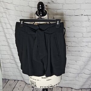 H&M Black Dressy High Waisted Paperbag Trouser Shorts Size 4